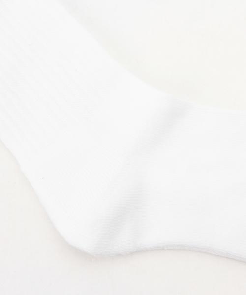 BEAMS BOY(ビームスボーイ)の「adidas / SOLID CREW SOCKS(ソックス/靴下・レディース・ホワイト・ONE SIZE)」の5枚目の写真