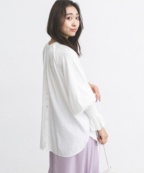 URBAN RESEARCH ROSSO WOMEN(アーバンリサーチ ロッソ)の「2WAYボリュームスリーブブラウス(シャツ/ブラウス・レディース・オフホワイト/ライトベージュ・FREE)」の3枚目の写真