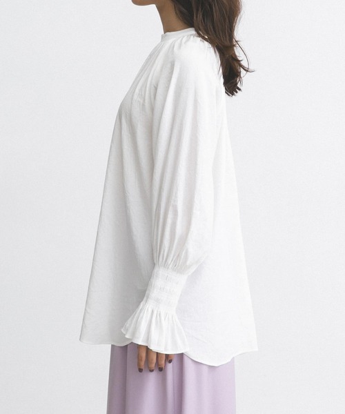 URBAN RESEARCH ROSSO WOMEN(アーバンリサーチ ロッソ)の「2WAYボリュームスリーブブラウス(シャツ/ブラウス・レディース・オフホワイト/ライトベージュ・FREE)」の5枚目の写真