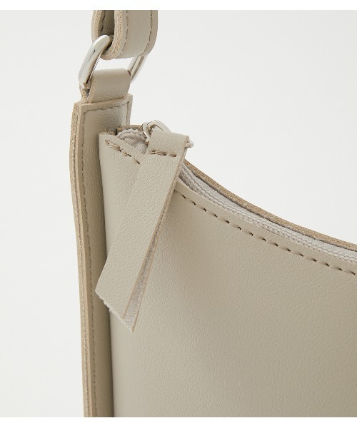 AZUL by moussy（アズールバイマウジー）の「MINI BAG POUCH/ミニバッグポーチ（ポーチ・レディース・ブラック/ライトベージュ・FREE）」の12枚目の写真