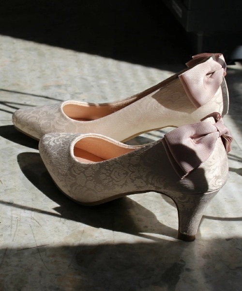 Parade（パレード）の「【極ふわっ】バックリボンパンプス　18161【Parade】（パンプス・レディース・ライトパープル/ライトベージュ/シルバー/ゴールド/ブラック系その他/ブラック/アイボリー/ネイビー/シルバー系その他/ピンクベージュ/グレー/グレー系その他/ピンク系その他/ベージュ・22.5cm/23.5cm/24.5cm/25.5cm/23.0cm/24.0cm/25.0cm/22.0cm/26.0cm）」の3枚目の写真