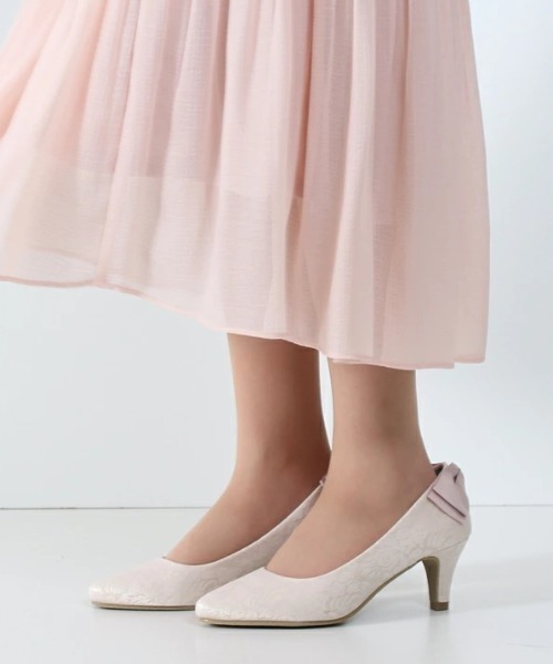 Parade（パレード）の「【極ふわっ】バックリボンパンプス　18161【Parade】（パンプス・レディース・ライトパープル/ライトベージュ/シルバー/ゴールド/ブラック系その他/ブラック/アイボリー/ネイビー/シルバー系その他/ピンクベージュ/グレー/グレー系その他/ピンク系その他/ベージュ・22.5cm/23.5cm/24.5cm/25.5cm/23.0cm/24.0cm/25.0cm/22.0cm/26.0cm）」の15枚目の写真