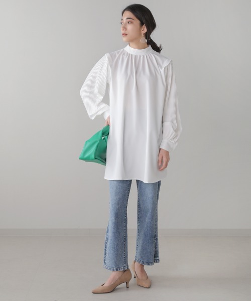Bou Jeloud(ブージュルード)の「【WEB限定】タックショルダープリーツスリーブブラウス(シャツ/ブラウス・レディース・ブラック/オフホワイト/サックスブルー・38)」の5枚目の写真