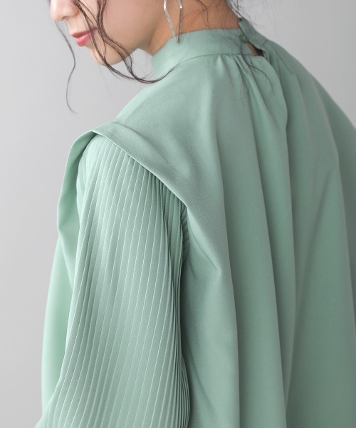 Bou Jeloud(ブージュルード)の「【WEB限定】タックショルダープリーツスリーブブラウス(シャツ/ブラウス・レディース・ブラック/オフホワイト/サックスブルー・38)」の13枚目の写真