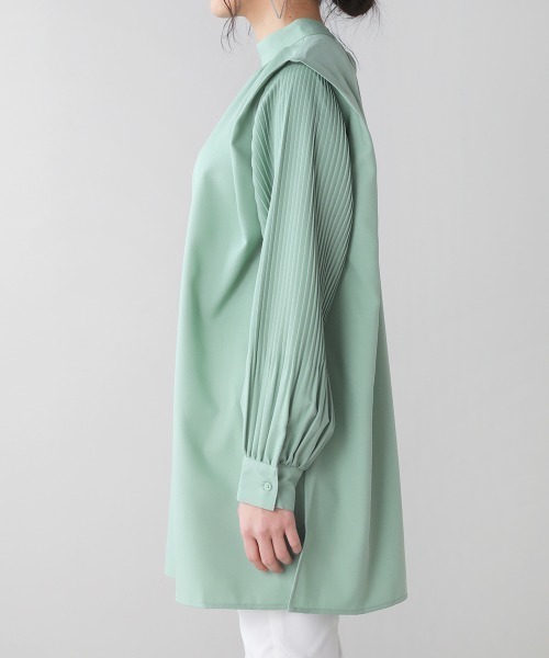 Bou Jeloud(ブージュルード)の「【WEB限定】タックショルダープリーツスリーブブラウス(シャツ/ブラウス・レディース・ブラック/オフホワイト/サックスブルー・38)」の18枚目の写真