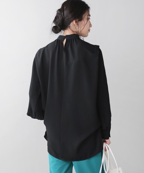 Bou Jeloud(ブージュルード)の「【WEB限定】タックショルダープリーツスリーブブラウス(シャツ/ブラウス・レディース・ブラック/オフホワイト/サックスブルー・38)」の11枚目の写真