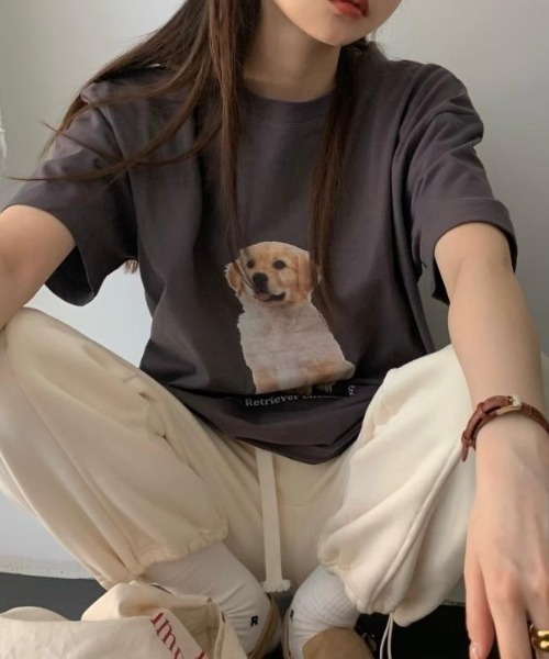 MANGROVE（マングローブ）の「DOGプリントTシャツ（Tシャツ/カットソー・レディース・ホワイト/チャコールグレー・FREE）」の2枚目の写真