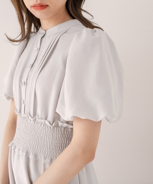 OLIVE des OLIVE（オリーブデオリーブ）の「【WEB限定カラー有】ピンタックバックリボンワンピース（ワンピース・レディース・ライトグレー/グレイッシュベージュ/オフホワイト/サックスブルー/ライム/ブルー・FREE）」の22枚目の写真