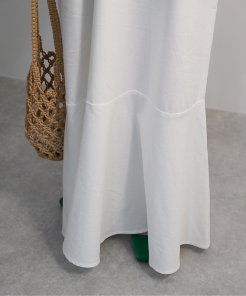 ap retro（アプレトロ）の「ボリュームスリーブ裾フレアワンピース/マーメイドワンピース　前後２WAY（ワンピース・レディース・オフホワイト/ブラック/グリーン/ベージュ/ブラウン/スミクロ/ブルー/ライトブルー/インディゴブルー・FREE）」の16枚目の写真