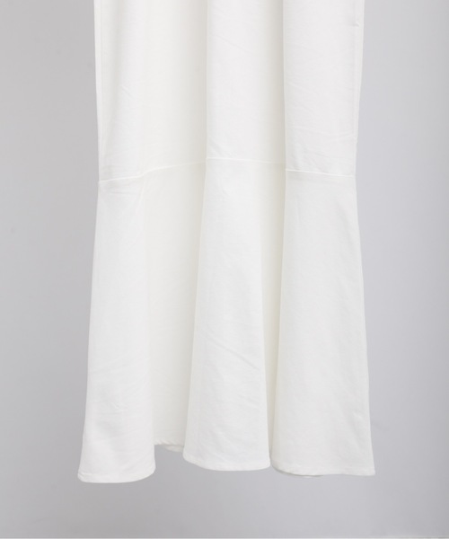 ap retro（アプレトロ）の「ボリュームスリーブ裾フレアワンピース/マーメイドワンピース　前後２WAY（ワンピース・レディース・オフホワイト/ブラック/グリーン/ベージュ/ブラウン/スミクロ/ブルー/ライトブルー/インディゴブルー・FREE）」の20枚目の写真