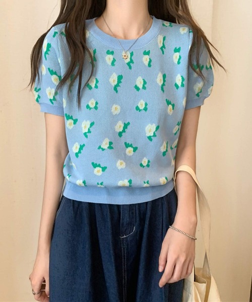 Amulet(アミュレット)の「花柄ショート丈ニットトップス(Tシャツ/カットソー・レディース・ブルー/グリーン/ブラック/ホワイト・FREE)」の5枚目の写真