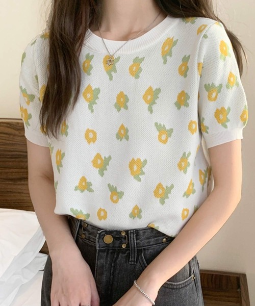 Amulet(アミュレット)の「花柄ショート丈ニットトップス(Tシャツ/カットソー・レディース・ブルー/グリーン/ブラック/ホワイト・FREE)」の10枚目の写真