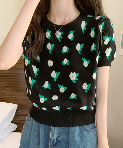 Amulet(アミュレット)の「花柄ショート丈ニットトップス(Tシャツ/カットソー・レディース・ブルー/グリーン/ブラック/ホワイト・FREE)」の14枚目の写真
