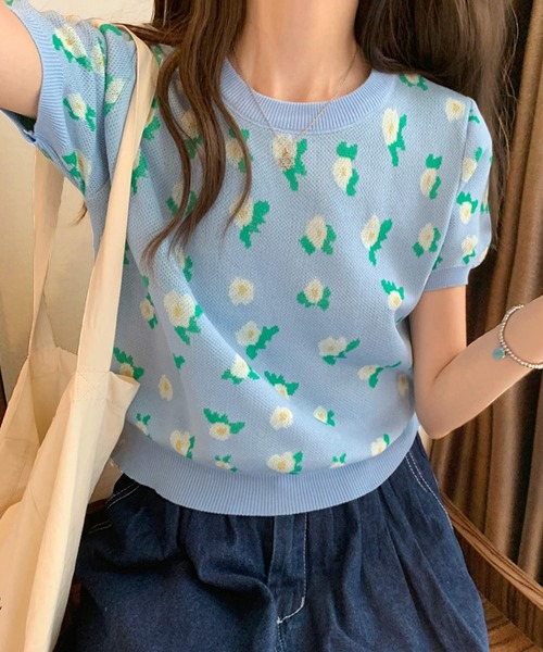 Amulet(アミュレット)の「花柄ショート丈ニットトップス(Tシャツ/カットソー・レディース・ブルー/グリーン/ブラック/ホワイト・FREE)」の7枚目の写真