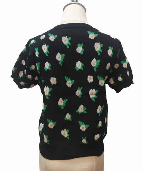 Amulet(アミュレット)の「花柄ショート丈ニットトップス(Tシャツ/カットソー・レディース・ブルー/グリーン/ブラック/ホワイト・FREE)」の13枚目の写真