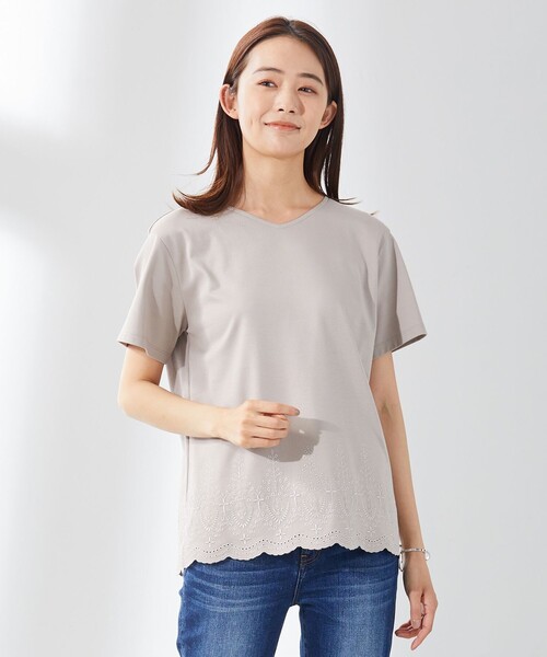 J.PRESS(ジェイプレス)の「【UVケア・接触冷感】コンパクトコットンスムース 裾刺繍 カットソー(Tシャツ/カットソー・レディース・ホワイト系/グレー系/ベージュ系/ネイビー系・MEDIUM/LARGE)」の3枚目の写真