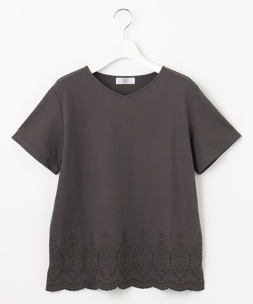 J.PRESS(ジェイプレス)の「【UVケア・接触冷感】コンパクトコットンスムース 裾刺繍 カットソー(Tシャツ/カットソー・レディース・ホワイト系/グレー系/ベージュ系/ネイビー系・MEDIUM/LARGE)」の11枚目の写真