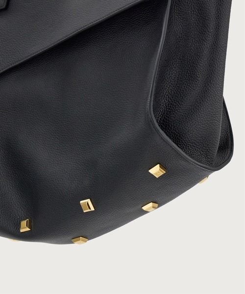 FERRAGAMO（フェラガモ）の「FERRAGAMO STUDIO SOFT BAG（ハンドバッグ・レディース・ブラック・ONE SIZE）」の2枚目の写真