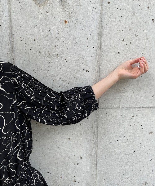 Ezick（エジック）の「ニュアンスプリントワンピース（ワンピース・レディース・オフホワイト/ブラック・FREE）」の16枚目の写真