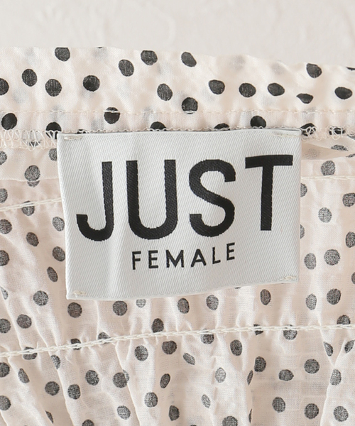 La TOTALITE(ラトータリテ)の「【JUST FEMALE/ジャストフィーメイル 】ドットシャーリングワンピース(ワンピース・レディース・その他3・FREE)」の4枚目の写真