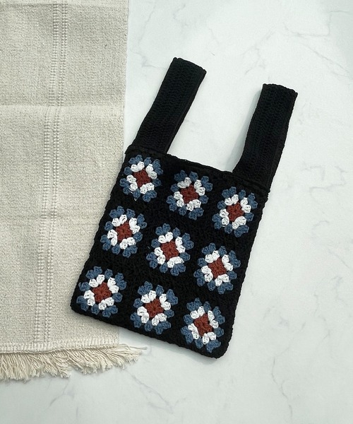 AS KNOW AS plus（アズノゥアズプラス）の「●レトロクロシェトートバッグ（トートバッグ・レディース・アイボリー/ブラック/グリーン・FREE）」の11枚目の写真