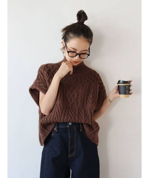 Ungrid（アングリッド）の「パッチワークケーブルニットベスト（ニット/セーター・レディース・ブラウン/アイボリー・FREE）」の3枚目の写真