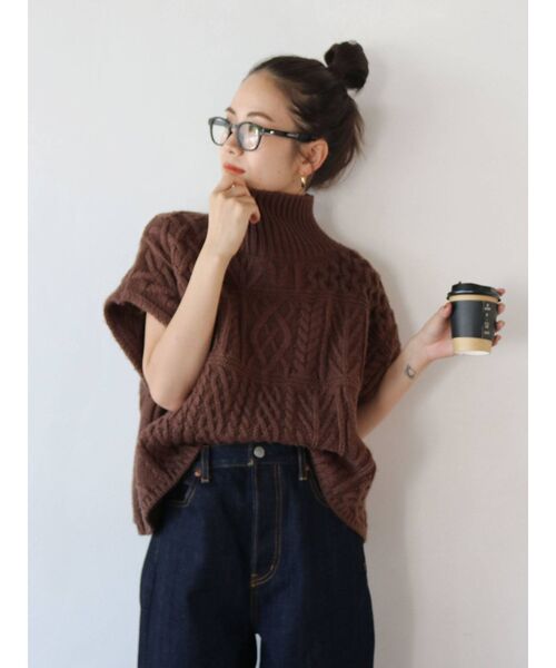 Ungrid（アングリッド）の「パッチワークケーブルニットベスト（ニット/セーター・レディース・ブラウン/アイボリー・FREE）」の4枚目の写真