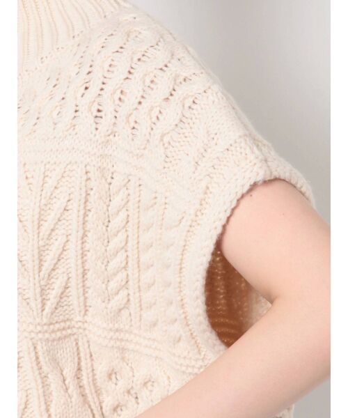 Ungrid（アングリッド）の「パッチワークケーブルニットベスト（ニット/セーター・レディース・ブラウン/アイボリー・FREE）」の20枚目の写真