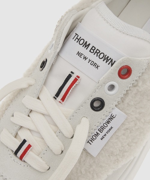 THOM BROWNE（トムブラウン）の「TECH RUNNER W/ RWB LACE LOOPS IN SHEARLING（スニーカー・メンズ・ホワイト・8.5/9.5/7.5）」の5枚目の写真