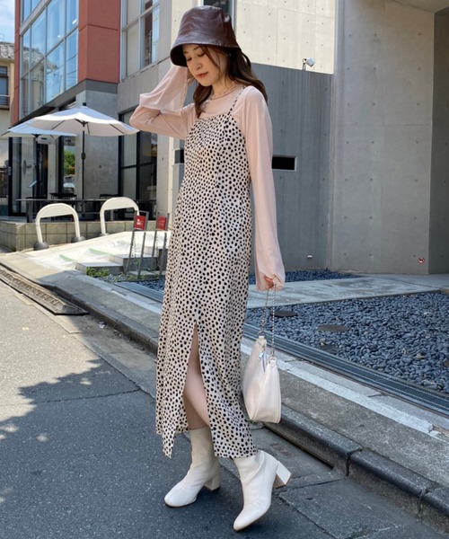 one after another NICE CLAUP(ワンアフターアナザーナイスクラップ)の「Iラインスリットキャミワンピース(ワンピース・レディース・ホワイト系その他/ブラック/ブラウン系その他/グレー系その他・SMALL/MEDIUM)」の15枚目の写真