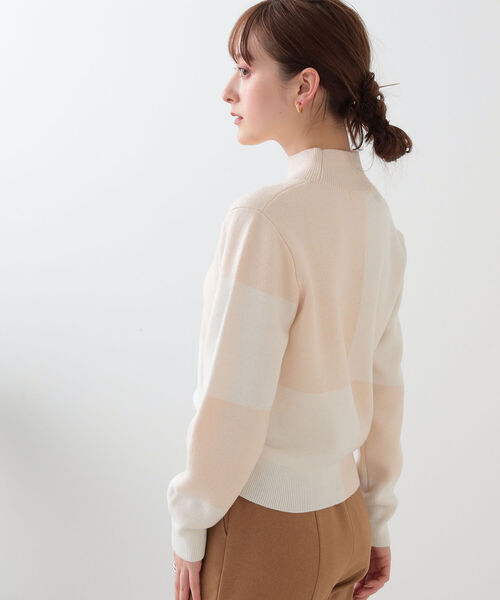 Ray BEAMS(レイビームス)の「Ray BEAMS / カラー ブロック ハイネック ニット(ニット/セーター・レディース・ブラック/ベージュ・ONE SIZE)」の12枚目の写真