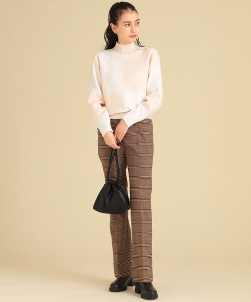 Ray BEAMS(レイビームス)の「Ray BEAMS / カラー ブロック ハイネック ニット(ニット/セーター・レディース・ブラック/ベージュ・ONE SIZE)」の10枚目の写真