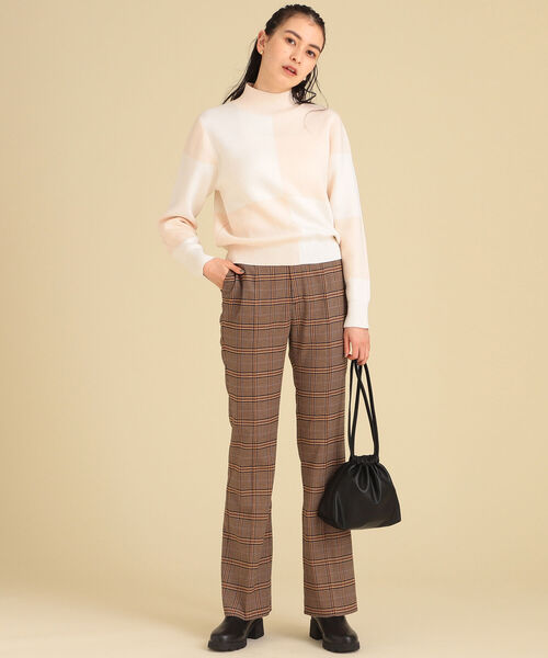 Ray BEAMS(レイビームス)の「Ray BEAMS / カラー ブロック ハイネック ニット(ニット/セーター・レディース・ブラック/ベージュ・ONE SIZE)」の4枚目の写真