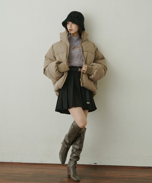 VIOLETTA(ヴィオレッタ)の「ファイバーダウンコート(ダウンジャケット/コート・レディース・オフホワイト/ブラック/グレイッシュベージュ・FREE)」の4枚目の写真