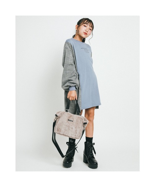 ZIDDY（ジディ）の「ZIDDY/2WAYフェイクファーショルダーバッグ（ショルダーバッグ・キッズ・ベージュ/ブラック系その他・ONESIZE）」の3枚目の写真