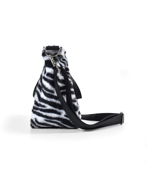 ZIDDY（ジディ）の「ZIDDY/2WAYフェイクファーショルダーバッグ（ショルダーバッグ・キッズ・ベージュ/ブラック系その他・ONESIZE）」の16枚目の写真