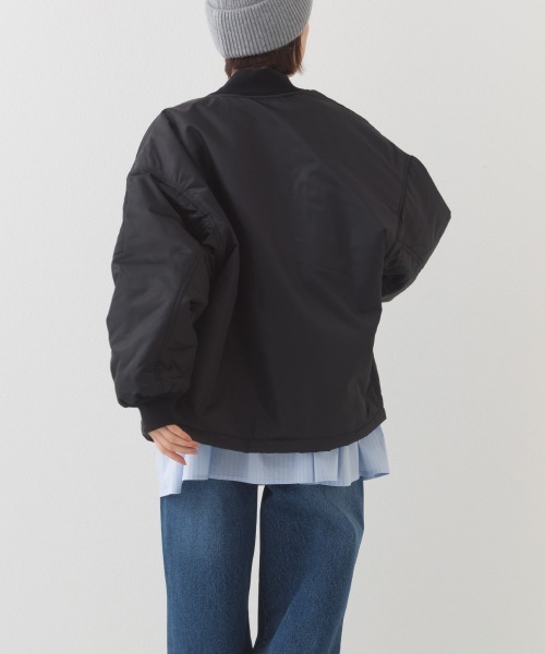 OMNES（オムネス）の「ナイロンツイルMA-1ブルゾン（ブルゾン・レディース・ブラック/ベージュ・FREE）」の5枚目の写真
