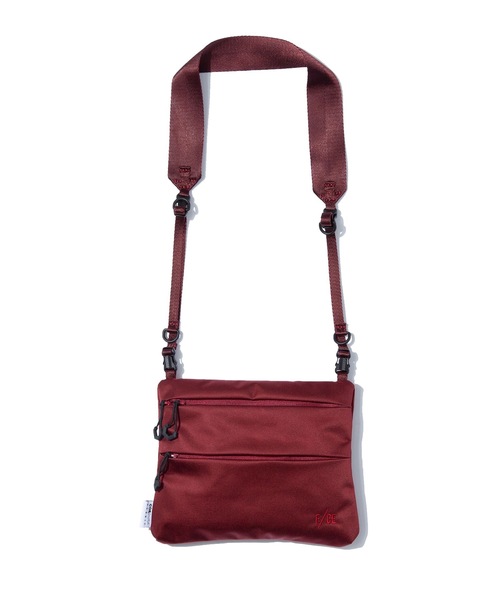 F/CE. (エフシーイー)の「F/CE. SATIN SACOCHE M / エフシーイー サテン サコッシュM(ショルダーバッグ・メンズ・ブラック/ワイン/キャメル・FREE)」の1枚目の写真