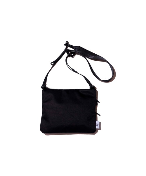 F/CE. (エフシーイー)の「F/CE. SATIN SACOCHE M / エフシーイー サテン サコッシュM(ショルダーバッグ・メンズ・ブラック/ワイン/キャメル・FREE)」の6枚目の写真