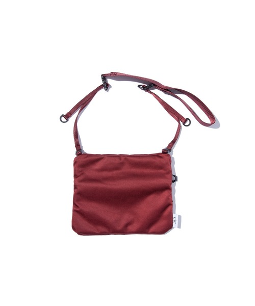 F/CE. (エフシーイー)の「F/CE. SATIN SACOCHE M / エフシーイー サテン サコッシュM(ショルダーバッグ・メンズ・ブラック/ワイン/キャメル・FREE)」の7枚目の写真