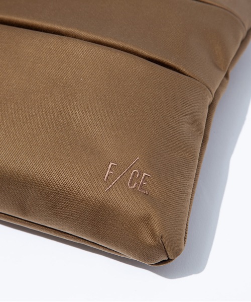 F/CE. (エフシーイー)の「F/CE. SATIN SACOCHE M / エフシーイー サテン サコッシュM(ショルダーバッグ・メンズ・ブラック/ワイン/キャメル・FREE)」の16枚目の写真