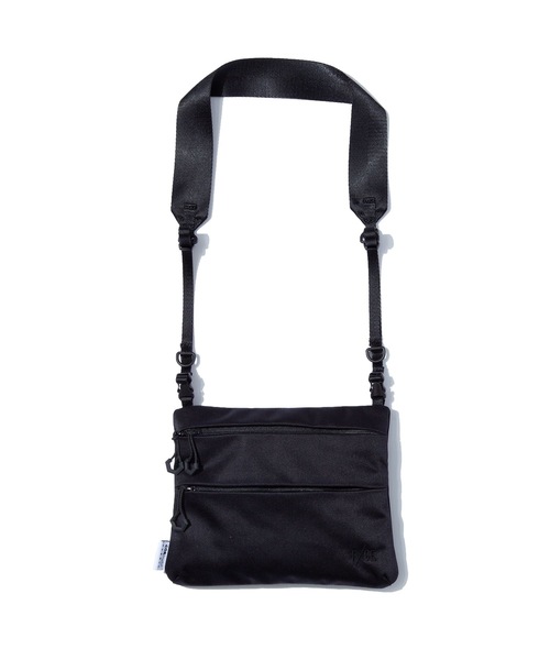 F/CE. (エフシーイー)の「F/CE. SATIN SACOCHE M / エフシーイー サテン サコッシュM(ショルダーバッグ・メンズ・ブラック/ワイン/キャメル・FREE)」の4枚目の写真