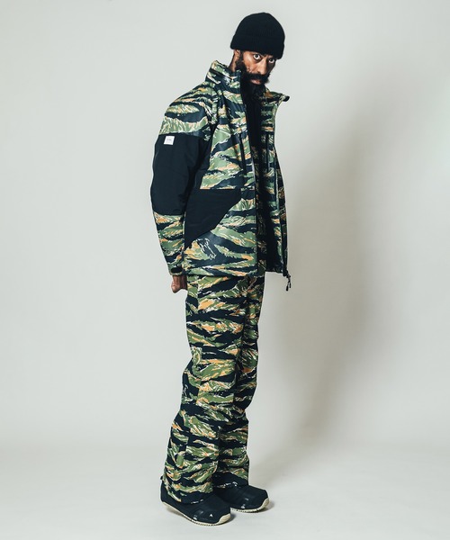 CRIMIE（クライミー）の「XD-CORE 3LAYER BIB PANTS（カーゴパンツ