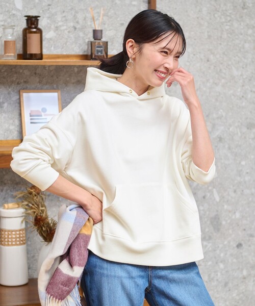ANY(エニィ)の「【8色展開・洗濯機可】春めきカラフルパーカー(パーカー・レディース・ブラック系/黄土色系/アイボリー系/グリーン系/ライトグリーン系/ブルー系/ライラック系/ピンク系・F)」の4枚目の写真