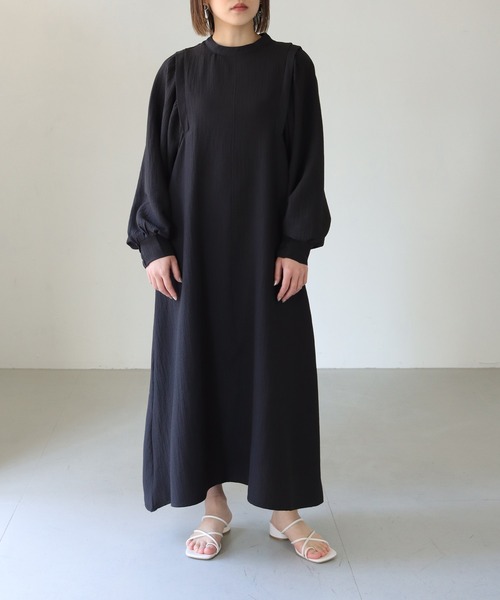 vingtrois(バントロア)の「【vingtrois】ボリュームスリーブロングフレアワンピース(ワンピース・レディース・ブラック/オフホワイト・M)」の10枚目の写真