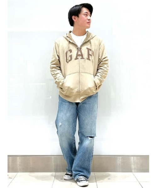 GAP(ギャップ)の「GAPアーチロゴ フレンチテリーフルジップパーカー(ユニセックス)(パーカー・メンズ・ブラック/ブルー/グレー/ホワイト/ベージュ/ネイビー・XS/S/M/L/XL)」の20枚目の写真