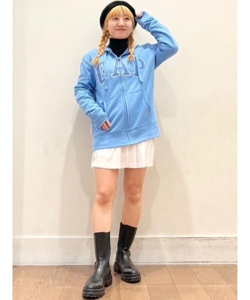 GAP(ギャップ)の「GAPアーチロゴ フレンチテリーフルジップパーカー(ユニセックス)(パーカー・メンズ・ブラック/ブルー/グレー/ホワイト/ベージュ/ネイビー・XS/S/M/L/XL)」の22枚目の写真