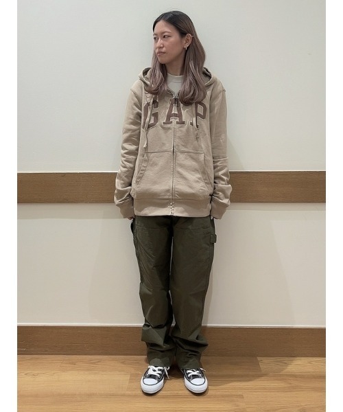 GAP(ギャップ)の「GAPアーチロゴ フレンチテリーフルジップパーカー(ユニセックス)(パーカー・メンズ・ブラック/ブルー/グレー/ホワイト/ベージュ/ネイビー・XS/S/M/L/XL)」の7枚目の写真