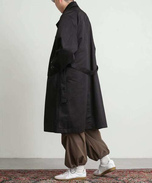 SENSE OF PLACE by URBAN RESEARCH（センスオブプレイスバイアーバンリサーチ）の「トレンチオーバーコート（トレンチコート・メンズ・ベージュ/ブラック・MEDIUM/LARGE）」の8枚目の写真