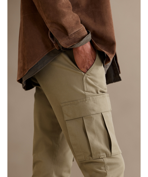 Banana Republic(バナナリパブリック)の「トラベラー カーゴパンツ(カーゴパンツ・メンズ・ベージュ/グリーン/ホワイト・28/29/30/31/32/33/34)」の10枚目の写真